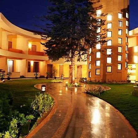 Sahil Sarovar Portico Lonavala Buitenkant foto