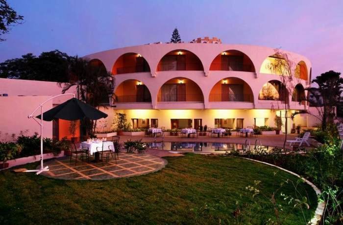 Sahil Sarovar Portico Lonavala Buitenkant foto