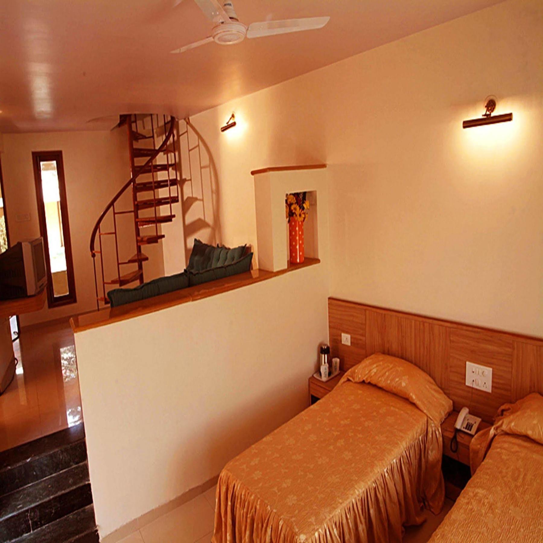 Sahil Sarovar Portico Lonavala Buitenkant foto